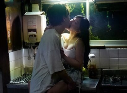 Karen Yuzuriha là một cô gái lê tinh không ngừng bạo dâm cả ngày lẫn đêm