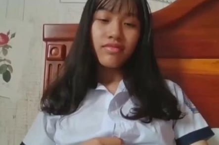 Nữ sinh háo hức địt gọi anh bạn về nhà 